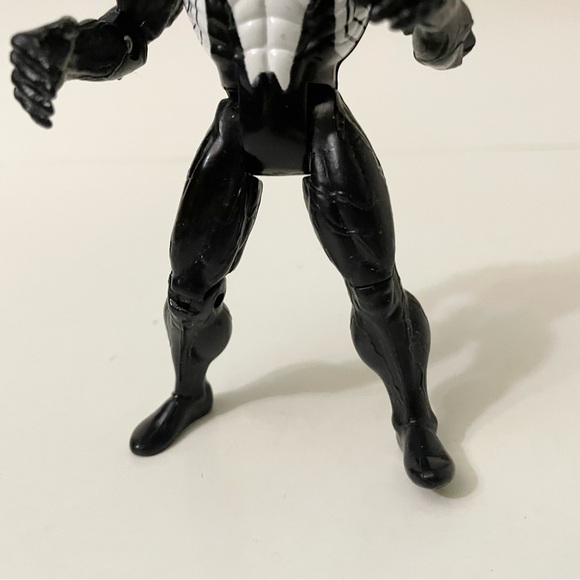 1994 Spiderman The Animated Series Jaw Chomping Venom 5" - Picture 3 of 15